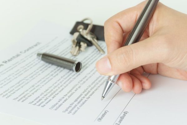 Cómo hacer un contrato de alquiler de una vivienda
